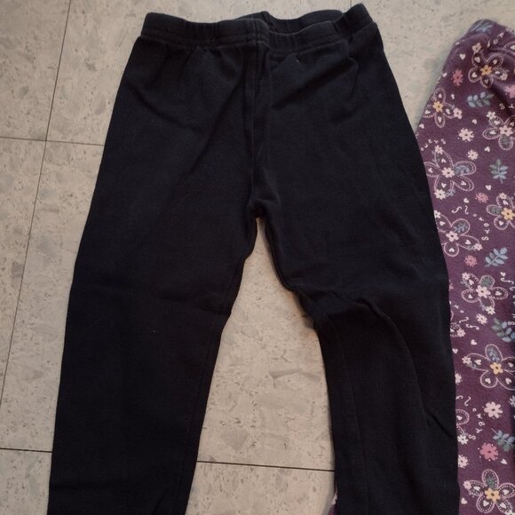 Three pairs of long pants and one pair of pretty pink shorts, size 2T and 3T - Picture 10 of 13